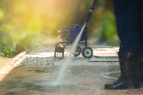 Best Graffiti Removal  in East Meadow, NY